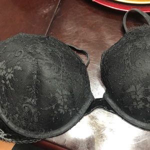 Black vs bra